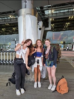 ศูนย์บริการแท็กซี่ด่านผักกาด-จันทบุรี เรียกแท็กซี่ไปด่านผักกาด แท็กซี่รับส่งด่านผักกาด เหมา/จองแท็กซี่จากด่านผักกาด-จันทบุรีกลับเข้ากรุงเทพฯ ไปสนามบินสุวรรณภูมิ ไปสนามบินดอนเมือง และไปต่างจังหวัดทุกที่ทั่วไทยโทร.0966945526